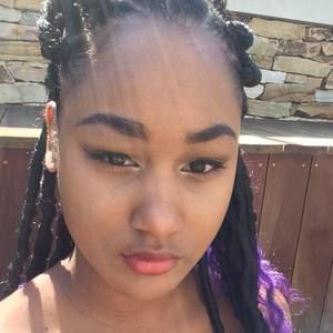 Meet your Posher, Lexia